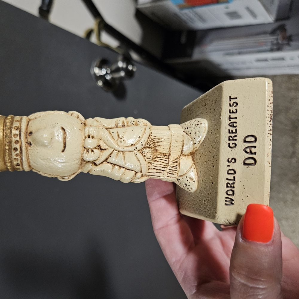 Vintage World's Greatest Dad Figurine - Cream